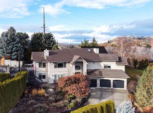 506 N 4th St, Selah, WA