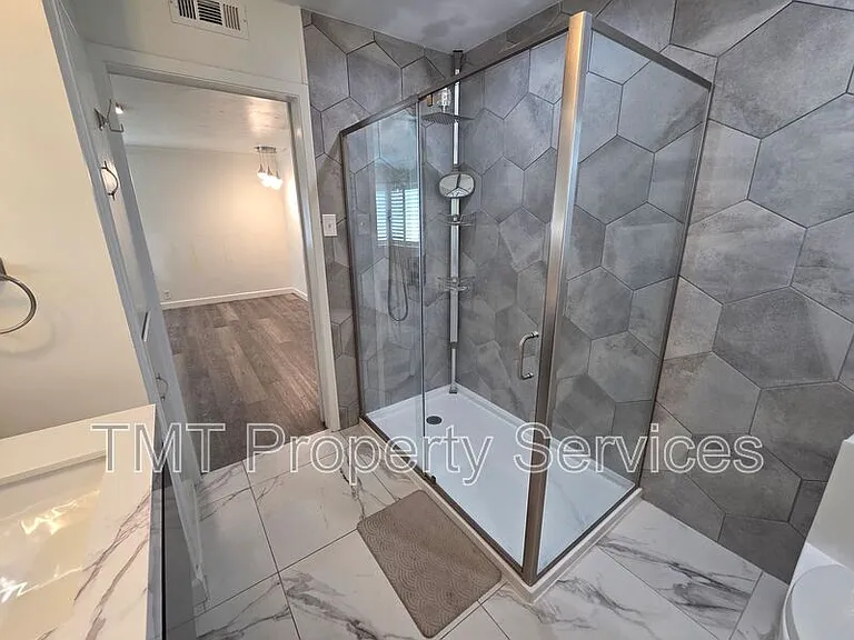 9 W Robinhood Dr — Photo 70