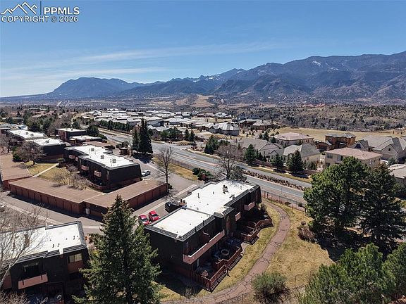 4th image of 2973 Mesa Rd APT A