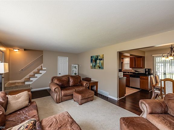 4th image of 33967 Willowick Dr