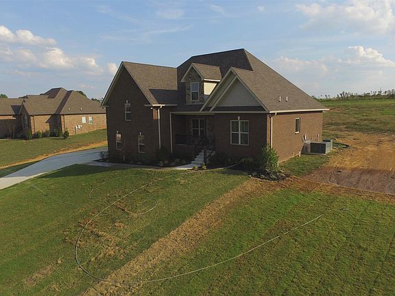 3rd image of 1028 Luton Way