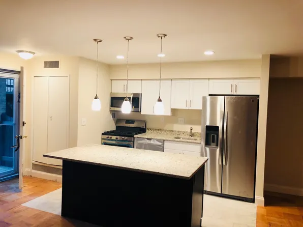 7547 Spring Lake Dr, Bethesda, MD