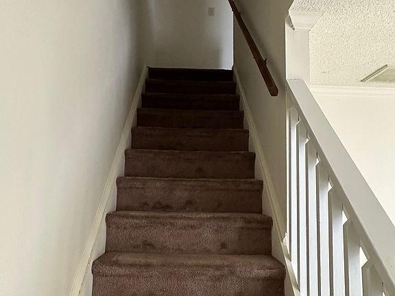 5th image of 111 Concord Dr APT D