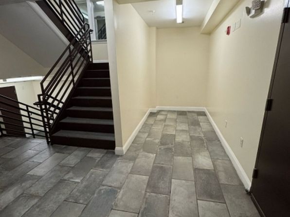 232 Shephard Ave #B4