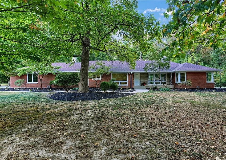 1st image of 30 Highland Manor Ct N