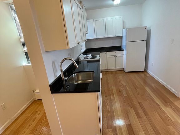 2nd image of 79 Westland Ave #12