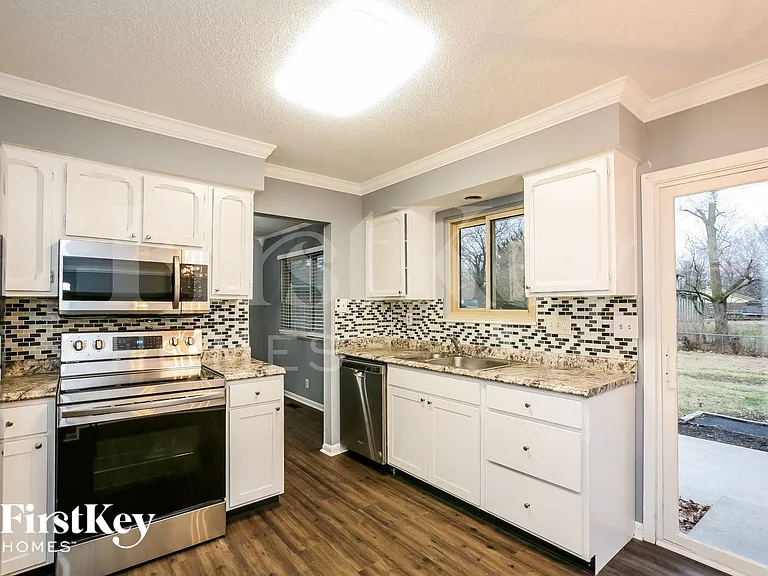 7843 Stafford Ln — Photo 6