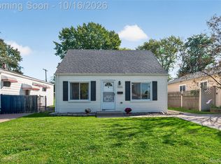 5661 Hipp St, Dearborn Heights, MI 48125