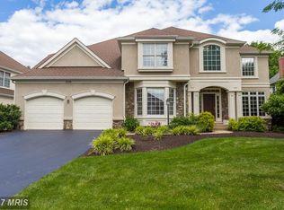 2230 Woodford Rd, Vienna, VA 22182