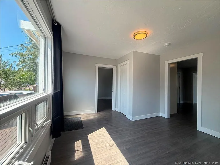 91 Purdy Ave — Photo 9