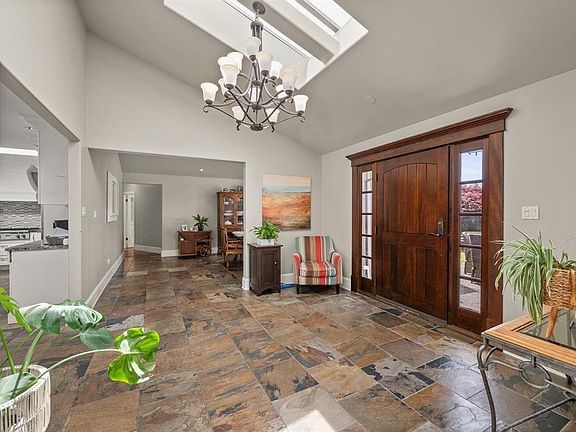 5th image of 382 194th St
