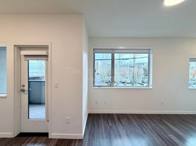 1545 NE 41st Ave