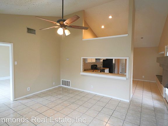 4th image of 6313 Les Harrison Dr