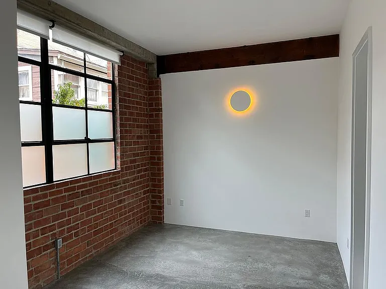 1431 Center St #105 — Photo 9