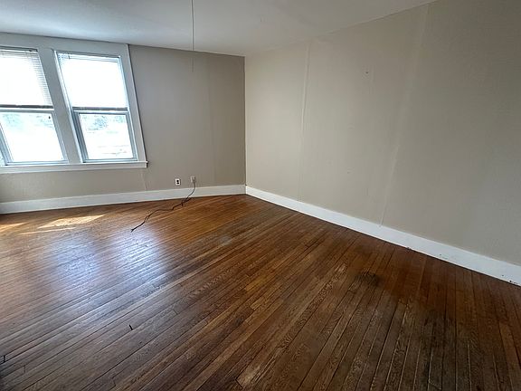 3rd image of 61 Hanson St #5