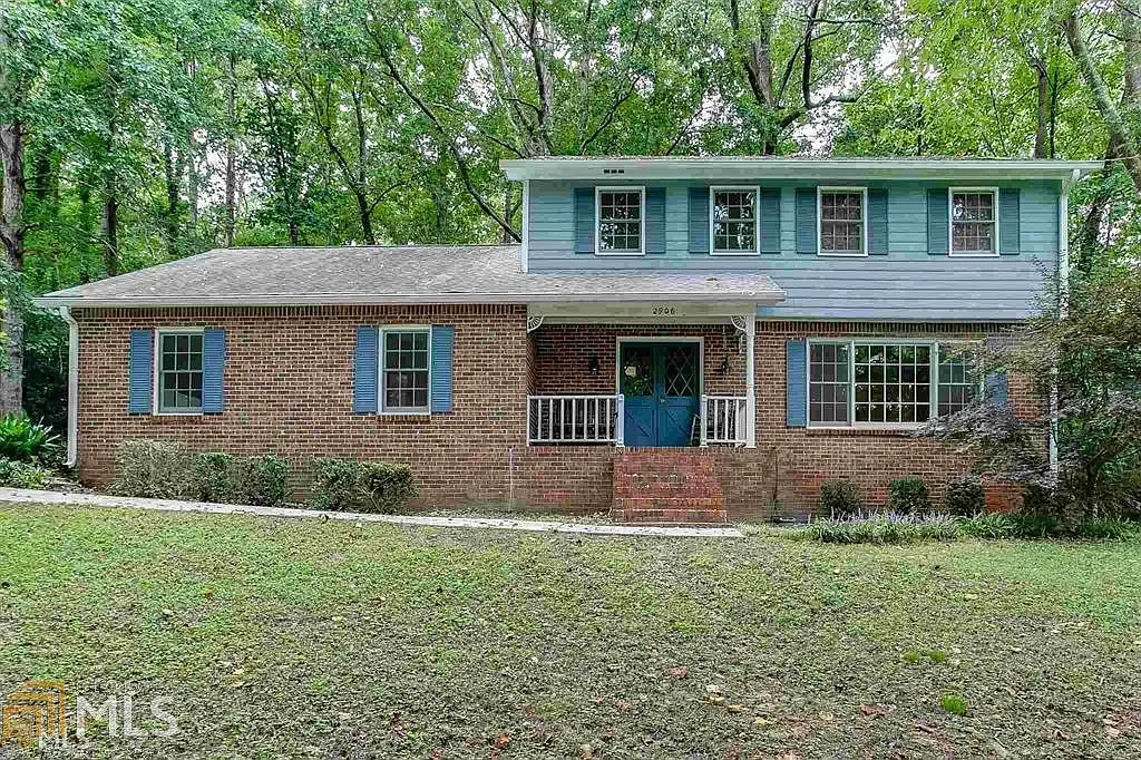 2906 Swarthmore Dr photo 1