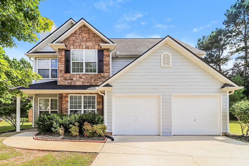 3 bed, 2.5 bath, 1890 sqft, $2,020 — Photo 1
