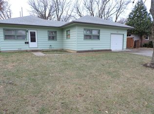 1415 SW 32nd St, Topeka, KS 66611