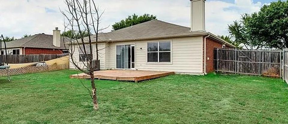 2nd image of 3901 Sonoma Dr