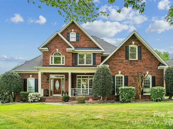 3001 Cardigan Ct, Matthews, NC 28104