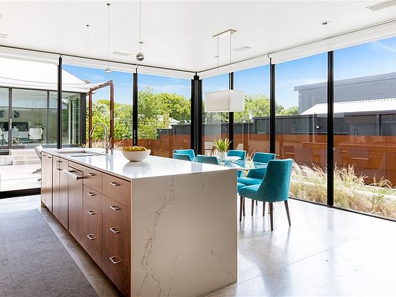 4th image of 34 Vanguard Way