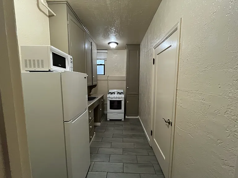 Capitola Venetian Apartments — Photo 13