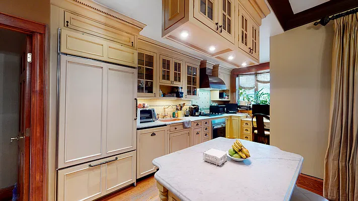 Sold by Capri Jet Realty Corp | media 10