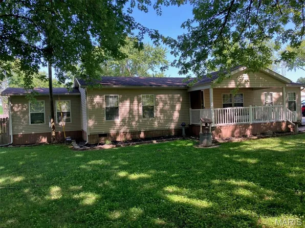 21314 Gambill Ln, Carlyle, IL 62231
