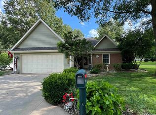 823 Frontier Dr, Rochester, IN 46975