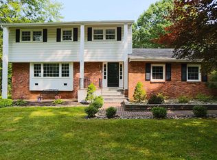 37 Mountain Pass Rd, Hopewell Junction, NY 12533