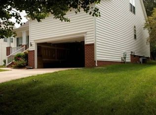 128 Longbridge Dr, Cary, NC 27518