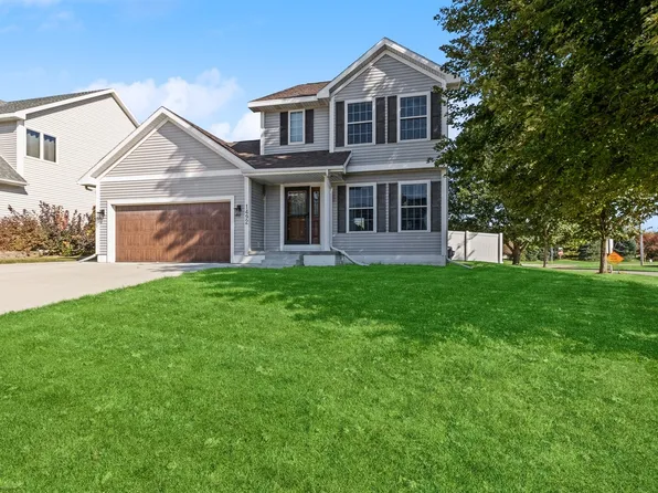 1492 S 50th Pl, West Des Moines, IA 50265