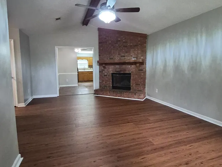 326 Nottingham Way — Photo 3