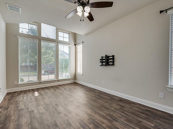 3rd image of 14105 Winter Hill Dr