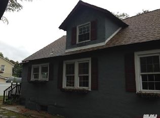 176A Jefferson Ave, Roslyn, NY 11576
