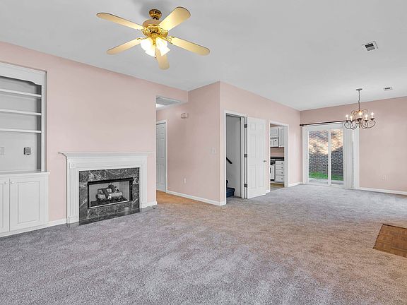 3rd image of 350 W Pointe Dr