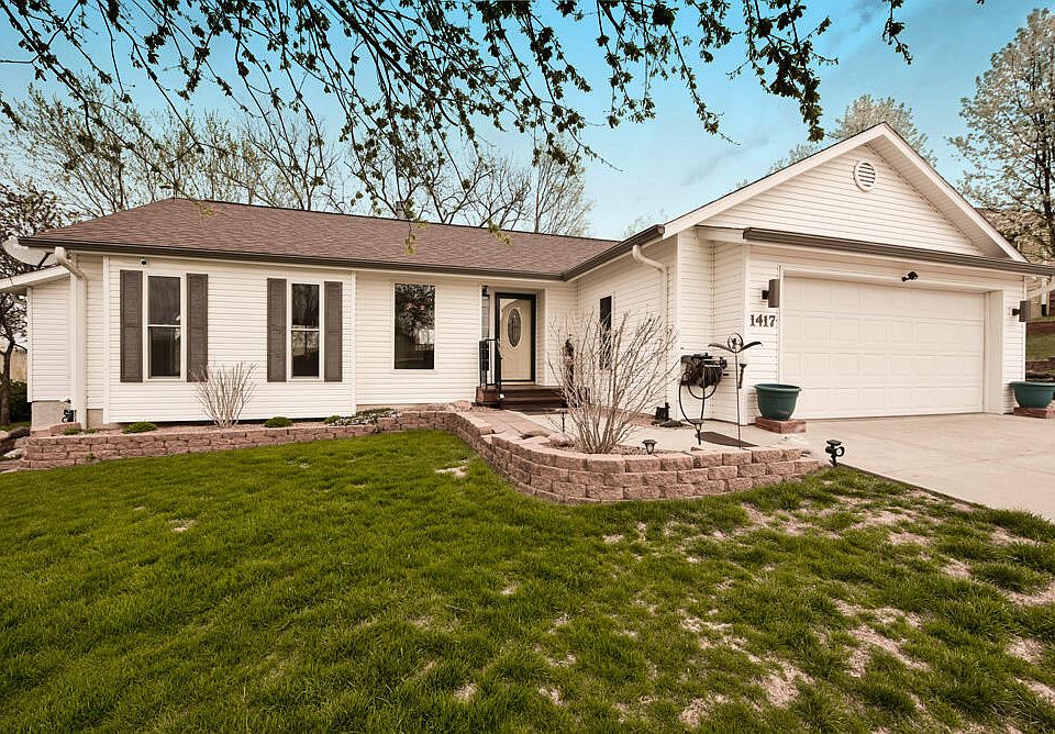 1st image of 1417 Golden Hills Dr