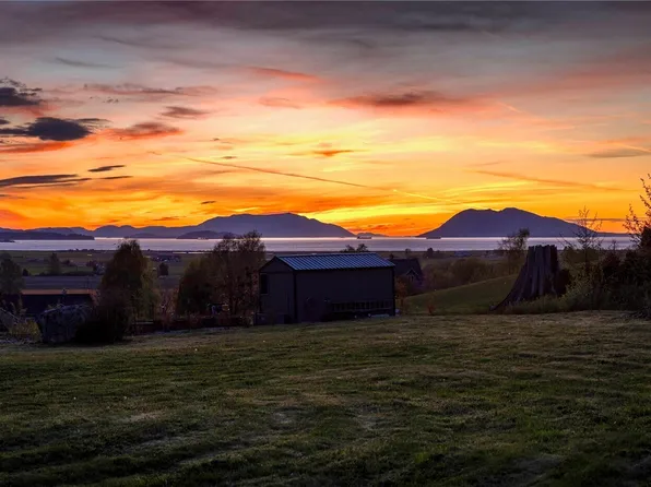 16425 Tree Frog Lane, Bow, WA 98232