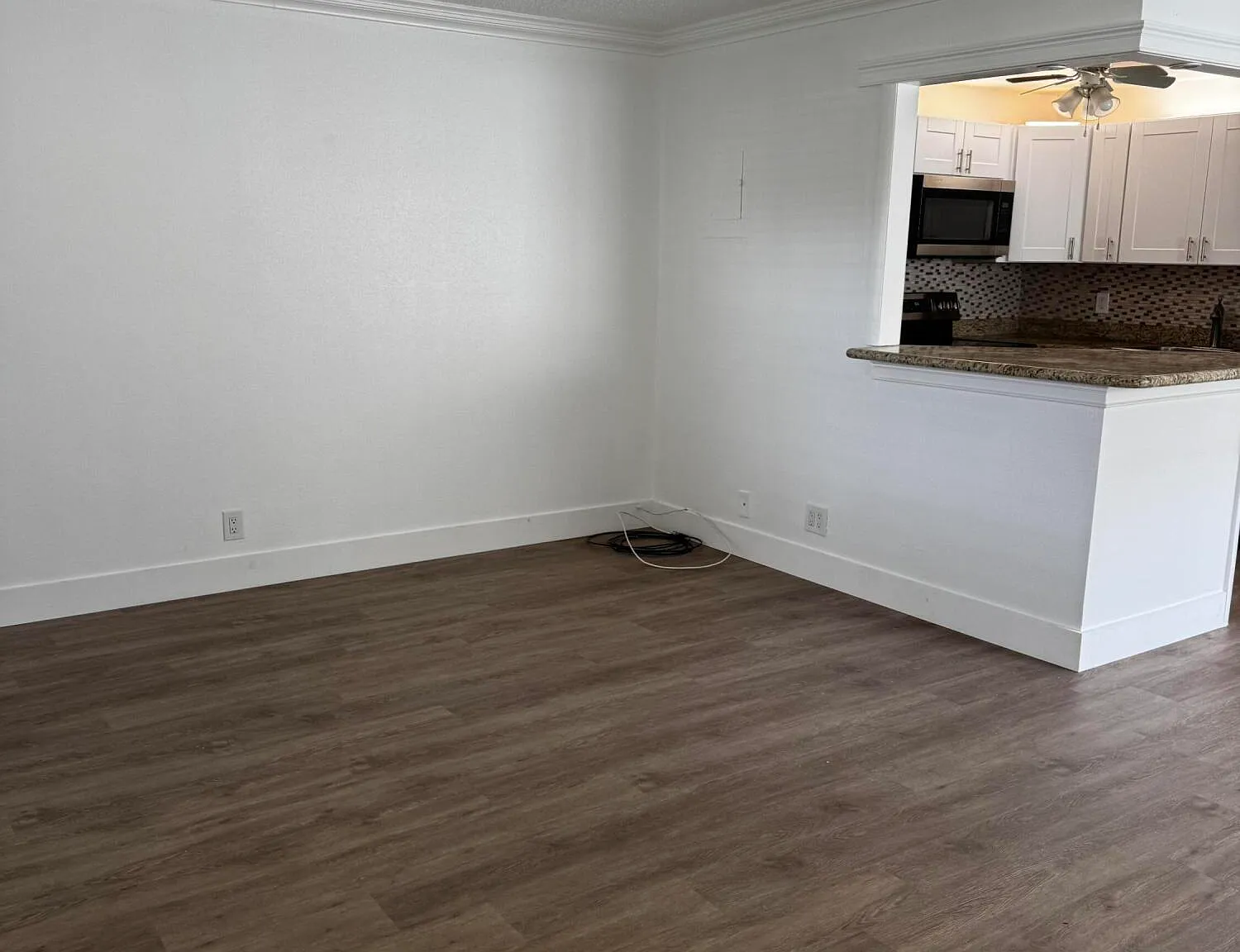 1 bed, 1.5 bath, 720 sqft, $1,600 — Photo 3
