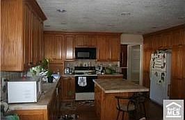 3rd image of 17934 Redwood Ave