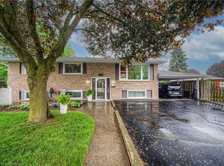 15 Westbury Cres, Cambridge, ON N3C3J5