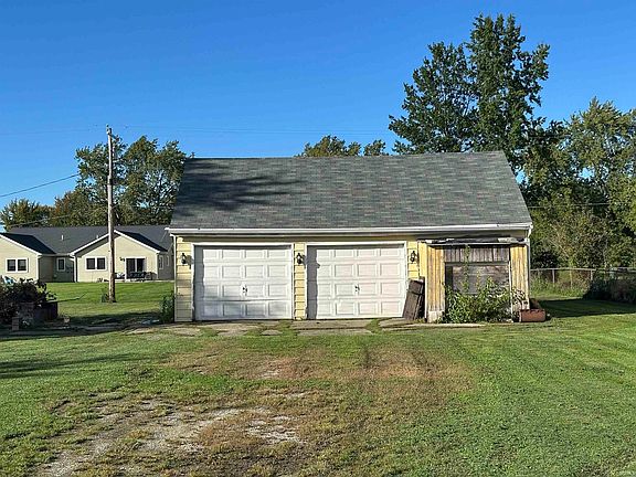 3rd image of 1424 W Cook Rd