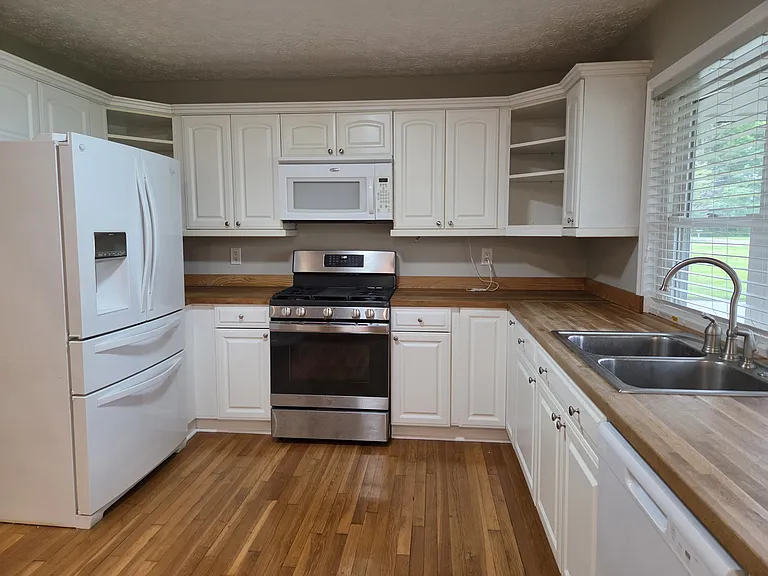 66 Miller Ave — Photo 2