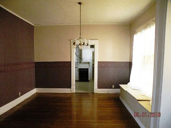 3rd image of 113 Sampson Ave