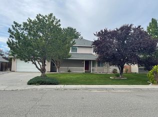 4888 Thrush Ln, West Richland, WA