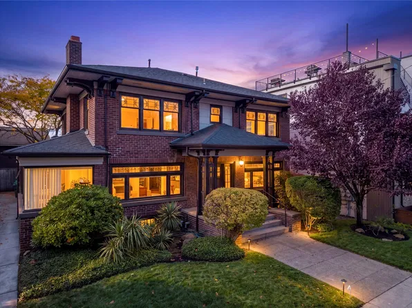 5211 Phinney Avenue N, Seattle, WA 98103