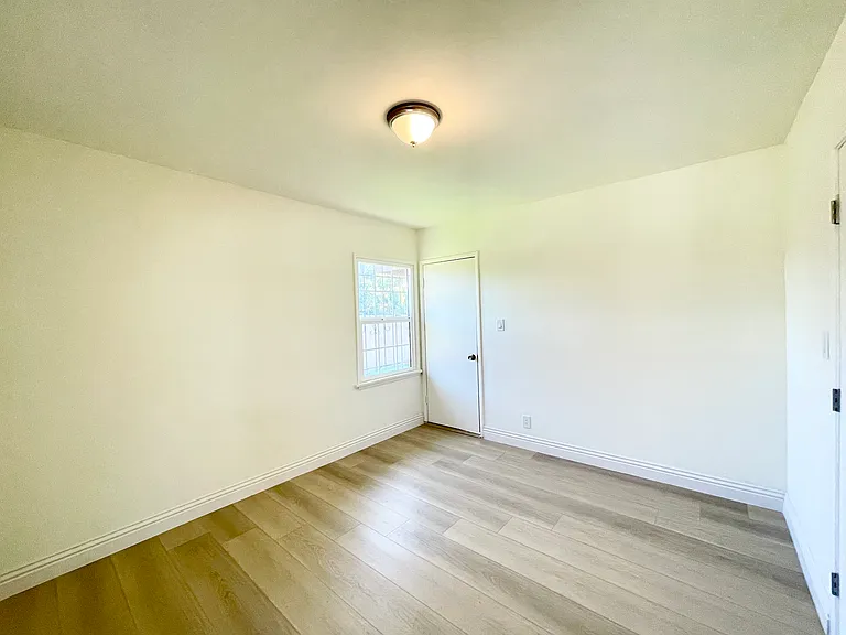 13708 Purche Ave — Photo 18