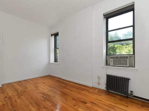 347 Bedford Avenue image 4 of 7