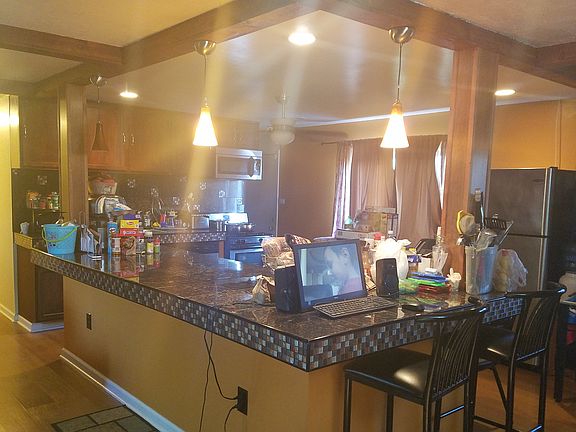 5th image of 4741 Laurel Dr
