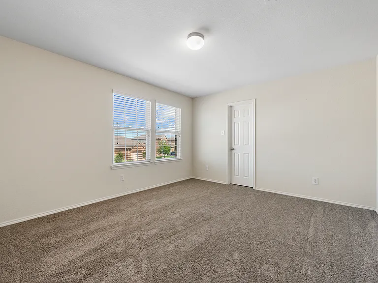 2239 Heaton St — Photo 4